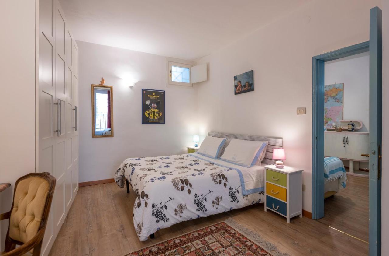 Il Nido Del Canterino Perugia Bagian luar foto